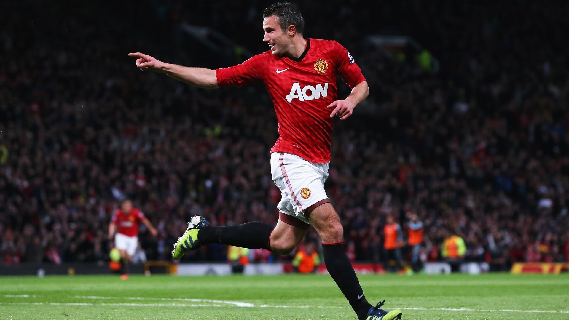 爱游戏体育官网-“意甲老牌强队奋勇追赶，比赛精彩纷呈”，意甲老大