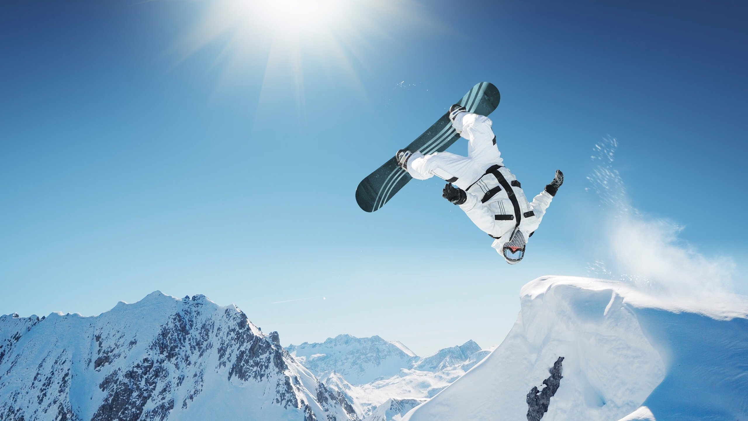 爱游戏官方-最激烈的超车瞬间盘点，超汽车视频